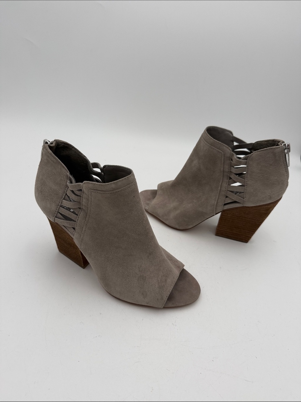 Vince Camuto Women's Taupe Suede Peep-Toe Ankle Booties 8M casual office retro